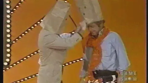 Gong Show: Singer and The Unknown Comic